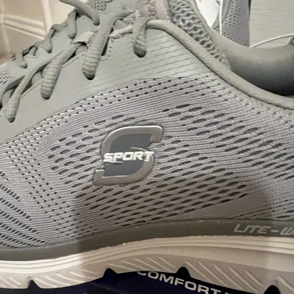 Skechers Men’s Grahm Sneakers in size 9 NWB - Picture 4 of 5